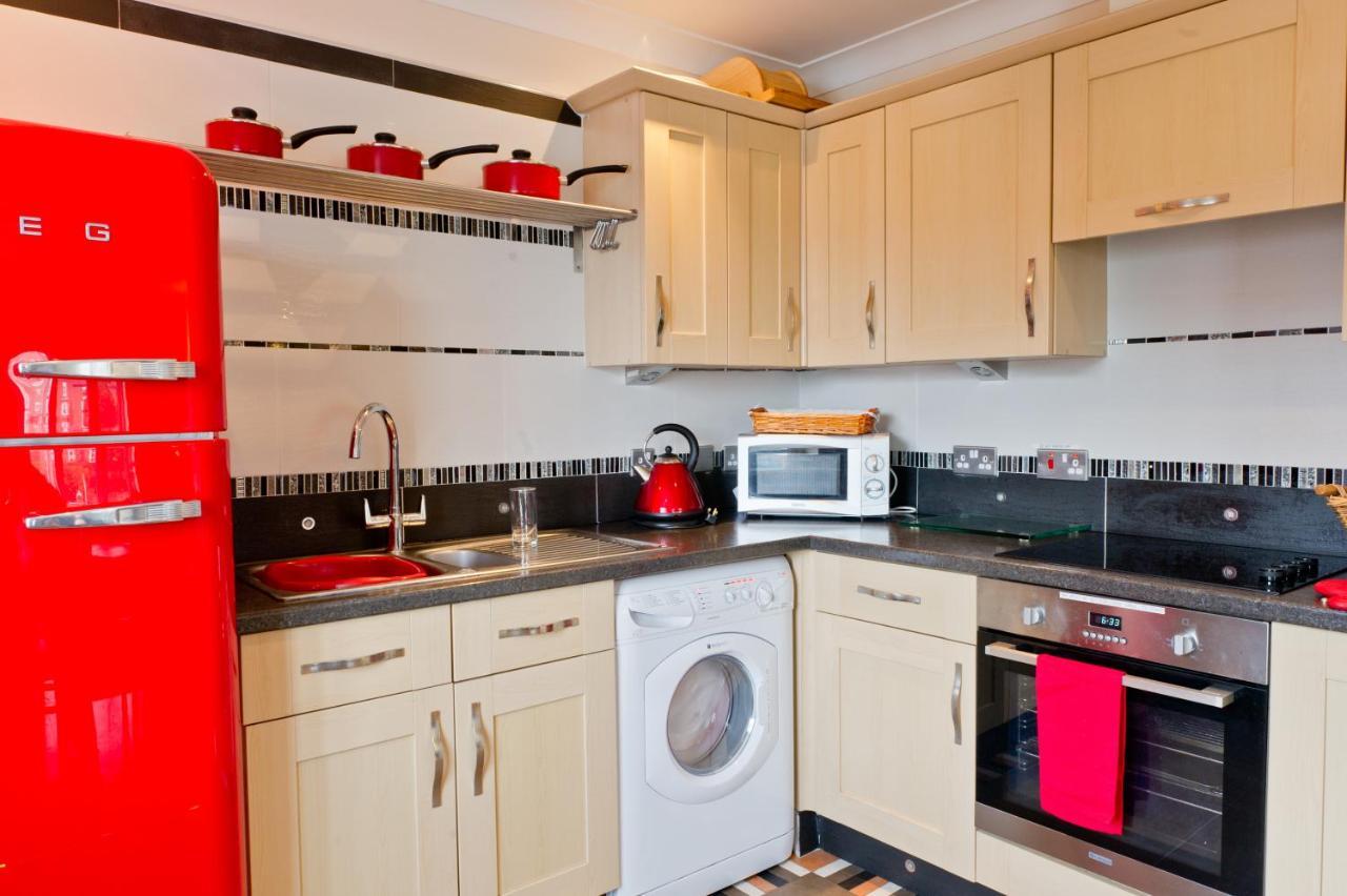 Watermark Apartments Уитби Стая снимка