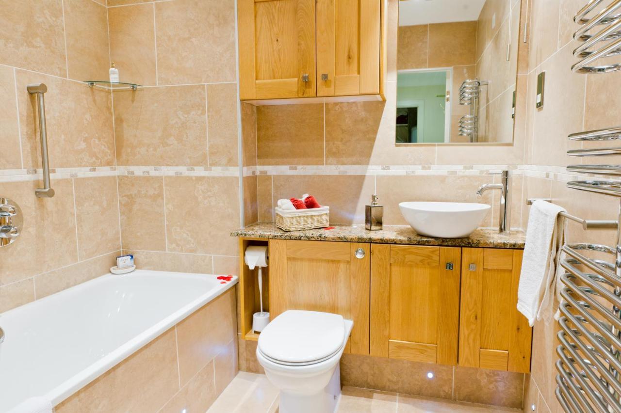 Watermark Apartments Уитби Стая снимка